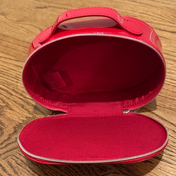 Dior Glossy Red Cosmetic Case - Picture 5 of 6